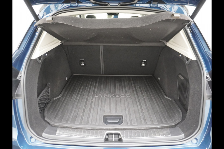Lynk & Co 01 1.5 PHEV AUT-7 261pk 4wd Pano-Schuif-K-dak 20" 360°Camera Apple Carplay Android Auto Adaptive-Cr Navi Pdc-a+v Ecc Keyless Led M- Elek.Memory.Stoel File assistent Dodehoek detector Elektrisch bedienbare achterklep Rijstrooksensor Wifi Verkeersbord detectie 425Nm koppel 3,6kw laadvermogen A-label Euro 6 Hybride Benzine / Elektrisch rijden tot ca 69km  1800kg trekvermogen