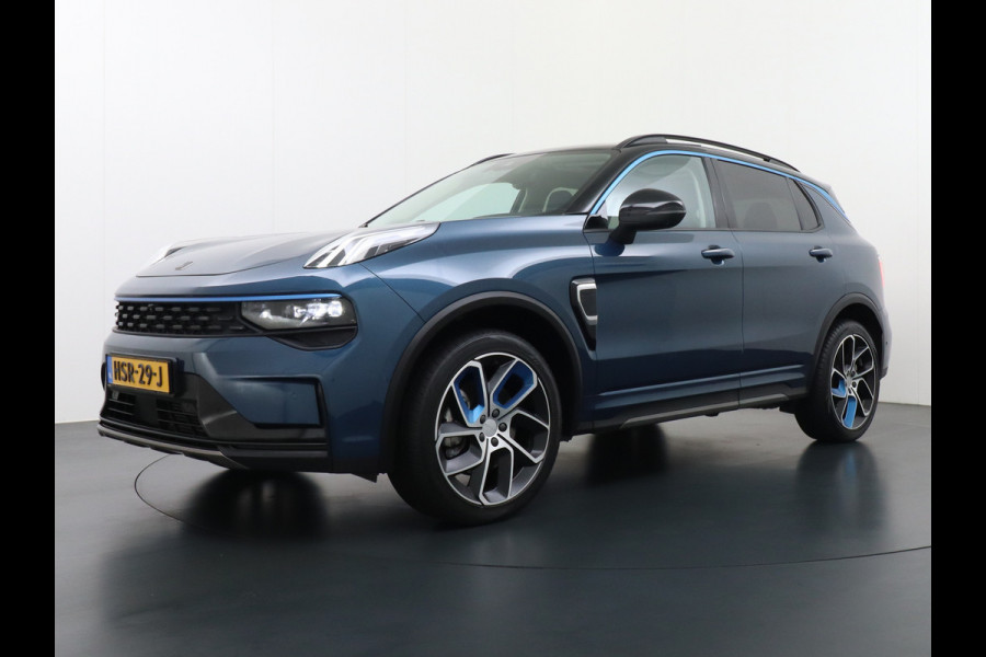 Lynk & Co 01 1.5 PHEV AUT-7 261pk 4wd Pano-Schuif-K-dak 20" 360°Camera Apple Carplay Android Auto Adaptive-Cr Navi Pdc-a+v Ecc Keyless Led M- Elek.Memory.Stoel File assistent Dodehoek detector Elektrisch bedienbare achterklep Rijstrooksensor Wifi Verkeersbord detectie 425Nm koppel 3,6kw laadvermogen A-label Euro 6 Hybride Benzine / Elektrisch rijden tot ca 69km  1800kg trekvermogen