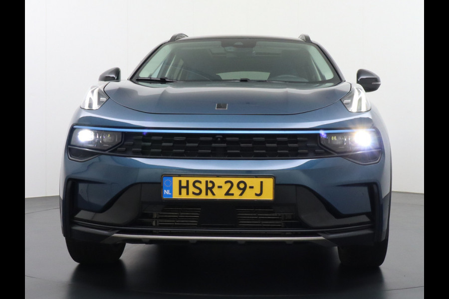 Lynk & Co 01 1.5 PHEV AUT-7 261pk 4wd Pano-Schuif-K-dak 20" 360°Camera Apple Carplay Android Auto Adaptive-Cr Navi Pdc-a+v Ecc Keyless Led M- Elek.Memory.Stoel File assistent Dodehoek detector Elektrisch bedienbare achterklep Rijstrooksensor Wifi Verkeersbord detectie 425Nm koppel 3,6kw laadvermogen A-label Euro 6 Hybride Benzine / Elektrisch rijden tot ca 69km  1800kg trekvermogen