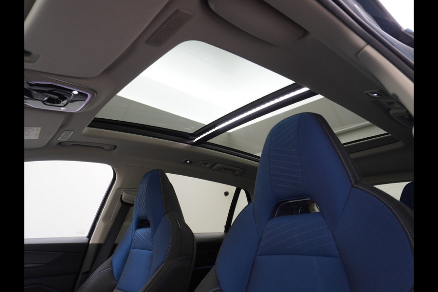 Lynk & Co 01 1.5 PHEV AUT-7 4wd 261pk Pano-Schuif-K-dak 20" 360°Camera Apple Carplay Android Auto Adaptive-Cr NaviPdc-a+v Ecc Keyless Led M-B Elek.Memory.Stoel File assistent Dodehoek detector Elektrisch bedienbare achterklep Rijstrooksensor Wifi Verkeersbord detectie 425Nm koppel 3,7kw laadvermogen A-label Euro 6 Hybride Benzine / Elektrisch rijden tot ca 69km  1800kg trekvermogen