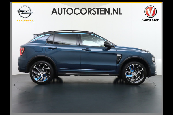 Lynk & Co 01 1.5 PHEV AUT-7 4wd 261pk Pano-Schuif-K-dak 20" 360°Camera Apple Carplay Android Auto Adaptive-Cr NaviPdc-a+v Ecc Keyless Led M-B Elek.Memory.Stoel File assistent Dodehoek detector Elektrisch bedienbare achterklep Rijstrooksensor Wifi Verkeersbord detectie 425Nm koppel 3,7kw laadvermogen A-label Euro 6 Hybride Benzine / Elektrisch rijden tot ca 69km  1800kg trekvermogen