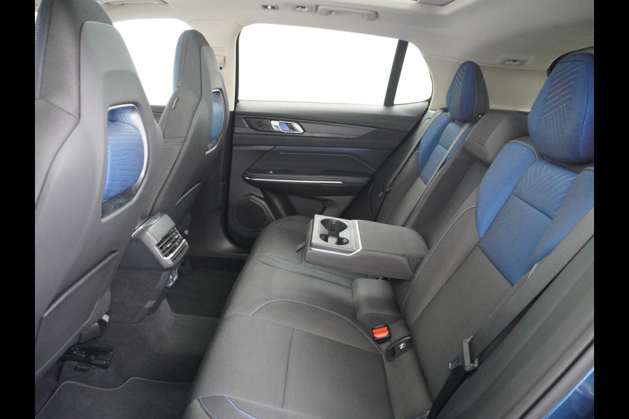 Lynk & Co 01 1.5 PHEV AUT-7 4wd 261pk Pano-Schuif-K-dak 20" 360°Camera Apple Carplay Android Auto Adaptive-Cr NaviPdc-a+v Ecc Keyless Led M-B Elek.Memory.Stoel File assistent Dodehoek detector Elektrisch bedienbare achterklep Rijstrooksensor Wifi Verkeersbord detectie 425Nm koppel 3,7kw laadvermogen A-label Euro 6 Hybride Benzine / Elektrisch rijden tot ca 69km  1800kg trekvermogen