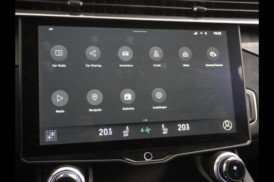 Lynk & Co 01 1.5 PHEV AUT-7 4wd 261pk Pano-Schuif-K-dak 20" 360°Camera Apple Carplay Android Auto Adaptive-Cr NaviPdc-a+v Ecc Keyless Led M-B Elek.Memory.Stoel File assistent Dodehoek detector Elektrisch bedienbare achterklep Rijstrooksensor Wifi Verkeersbord detectie 425Nm koppel 3,7kw laadvermogen A-label Euro 6 Hybride Benzine / Elektrisch rijden tot ca 69km  1800kg trekvermogen