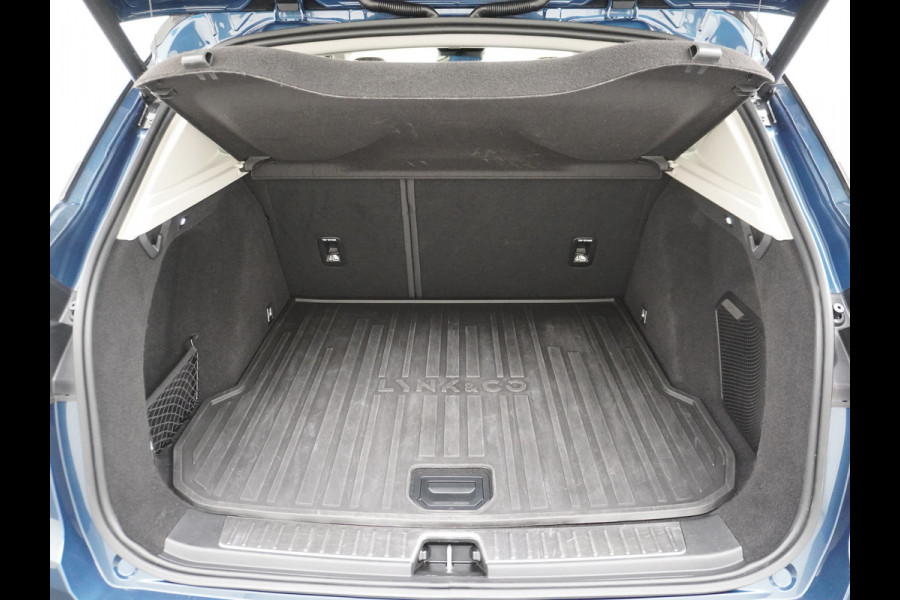 Lynk & Co 01 1.5 PHEV AUT-7 4wd 261pk Pano-Schuif-K-dak 20" 360°Camera Apple Carplay Android Auto Adaptive-Cr NaviPdc-a+v Ecc Keyless Led M-B Elek.Memory.Stoel File assistent Dodehoek detector Elektrisch bedienbare achterklep Rijstrooksensor Wifi Verkeersbord detectie 425Nm koppel 3,7kw laadvermogen A-label Euro 6 Hybride Benzine / Elektrisch rijden tot ca 69km  1800kg trekvermogen