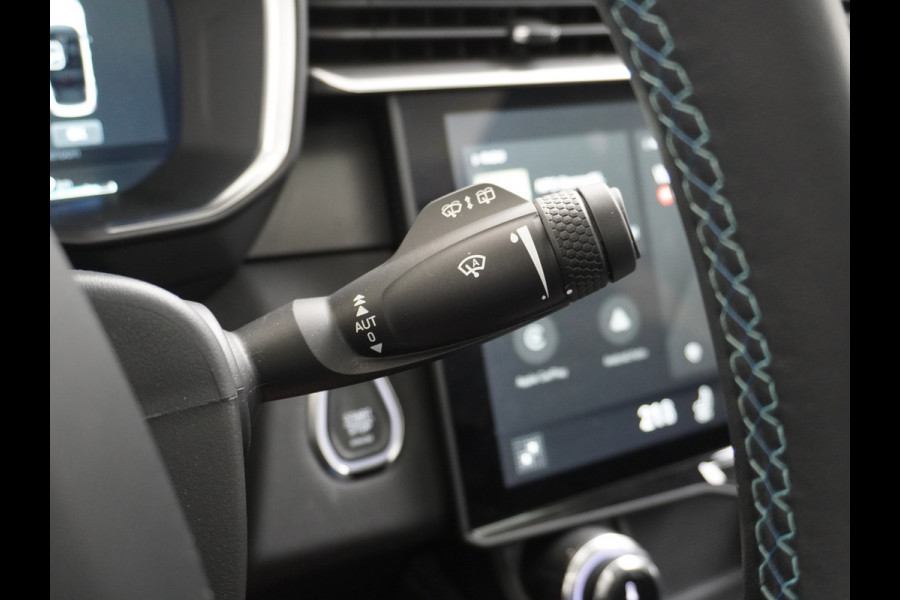 Lynk & Co 01 1.5 PHEV AUT-7 4wd 261pk Pano-Schuif-K-dak 20" 360°Camera Apple Carplay Android Auto Adaptive-Cr NaviPdc-a+v Ecc Keyless Led M-B Elek.Memory.Stoel File assistent Dodehoek detector Elektrisch bedienbare achterklep Rijstrooksensor Wifi Verkeersbord detectie 425Nm koppel 3,7kw laadvermogen A-label Euro 6 Hybride Benzine / Elektrisch rijden tot ca 69km  1800kg trekvermogen