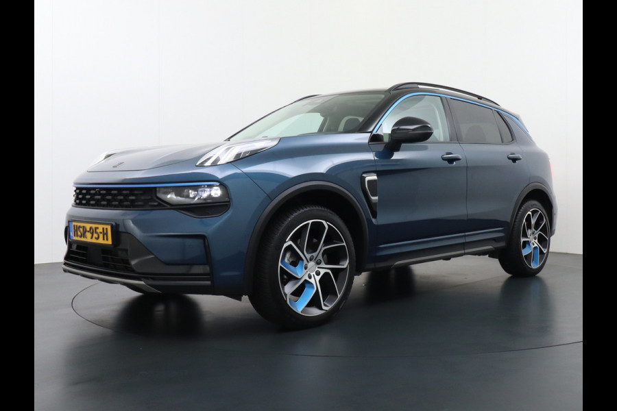 Lynk & Co 01 1.5 PHEV AUT-7 4wd 261pk Pano-Schuif-K-dak 20" 360°Camera Apple Carplay Android Auto Adaptive-Cr NaviPdc-a+v Ecc Keyless Led M-B Elek.Memory.Stoel File assistent Dodehoek detector Elektrisch bedienbare achterklep Rijstrooksensor Wifi Verkeersbord detectie 425Nm koppel 3,7kw laadvermogen A-label Euro 6 Hybride Benzine / Elektrisch rijden tot ca 69km  1800kg trekvermogen