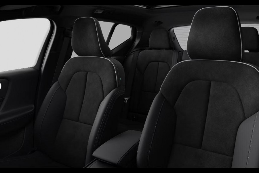 Volvo EX40 Single Motor Extended Range Plus Black Edition / Lounge Pakket / Panoramadak / Extra getint glas / Dak in Black stone / 20'' velgen