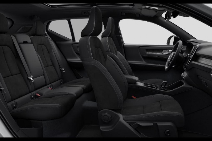 Volvo EX40 Single Motor Extended Range Plus Black Edition / Lounge Pakket / Panoramadak / Extra getint glas / Dak in Black stone / 20'' velgen