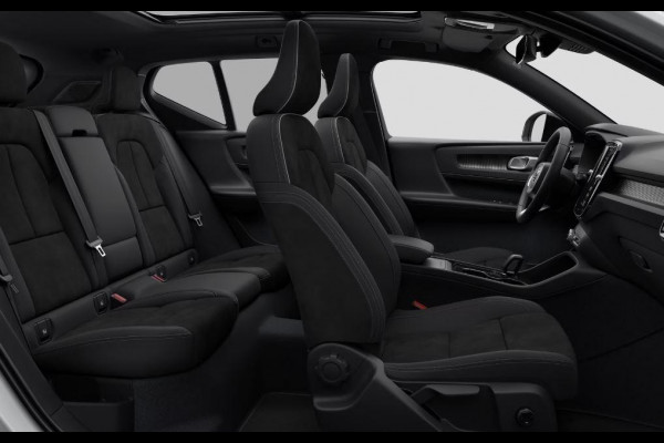 Volvo EX40 Single Motor Extended Range Plus Black Edition / Lounge Pakket / Panoramadak / Extra getint glas / Dak in Black stone / 20'' velgen