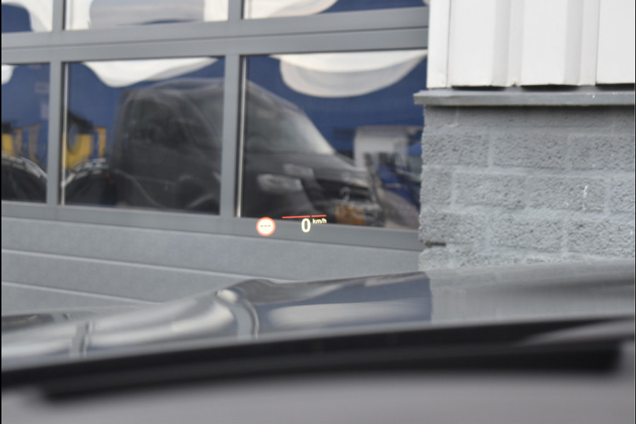 BMW 3 Serie Touring 330e xDrive M-Sport 292 Pk Dravit Grijs Metallic Pano Memory Head-Up Leder Keyless Trekhaak 19 Inch