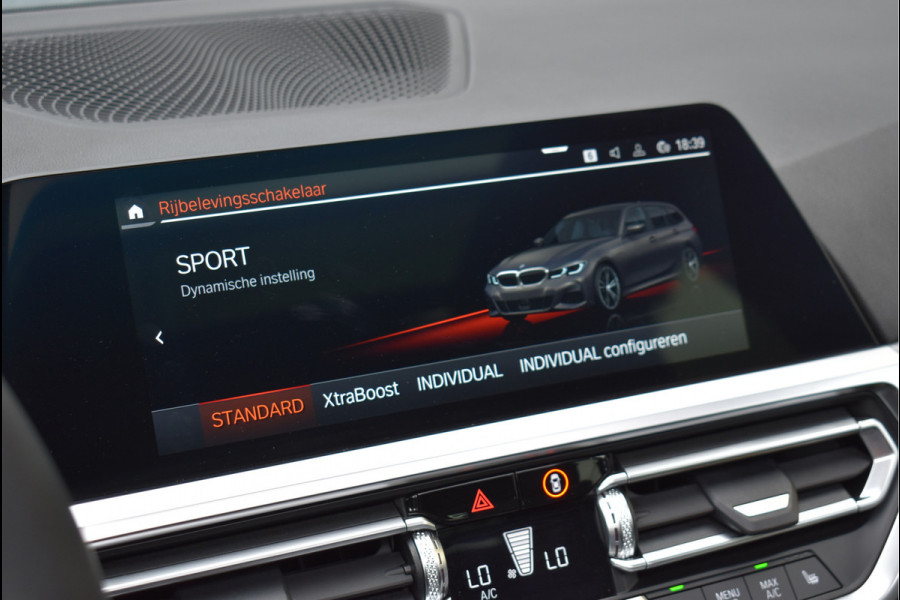 BMW 3 Serie Touring 330e xDrive M-Sport 292 Pk Dravit Grijs Metallic Pano Memory Head-Up Leder Keyless Trekhaak 19 Inch