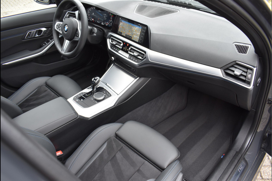 BMW 3 Serie Touring 330e xDrive M-Sport 292 Pk Dravit Grijs Metallic Pano Memory Head-Up Leder Keyless Trekhaak 19 Inch