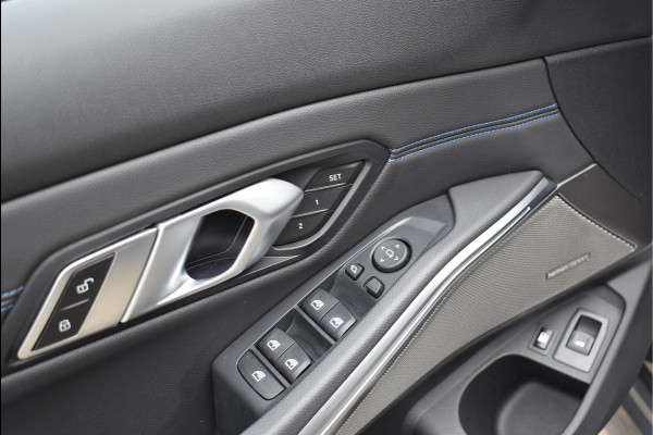 BMW 3 Serie Touring 330e xDrive M-Sport 292 Pk Dravit Grijs Metallic Pano Memory Head-Up Leder Keyless Trekhaak 19 Inch