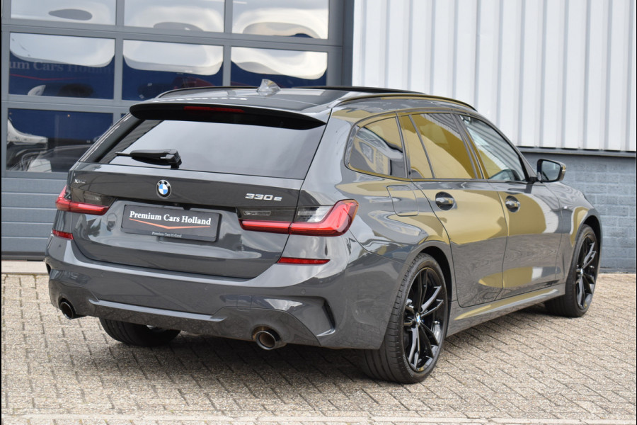 BMW 3 Serie Touring 330e xDrive M-Sport 292 Pk Dravit Grijs Metallic Pano Memory Head-Up Leder Keyless Trekhaak 19 Inch