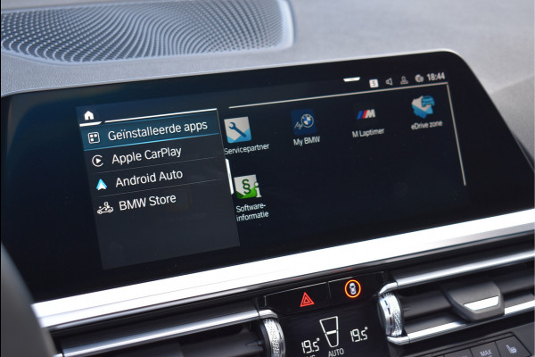 BMW 3 Serie Touring 330e xDrive M-Sport 292 Pk Dravit Grijs Metallic Pano Memory Head-Up Leder Keyless Trekhaak 19 Inch