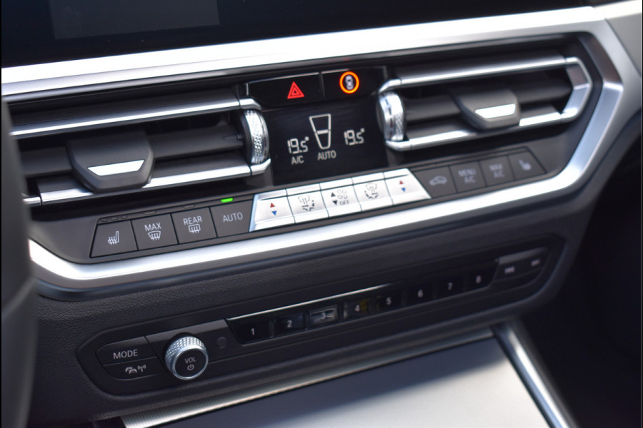 BMW 3 Serie Touring 330e xDrive M-Sport 292 Pk Dravit Grijs Metallic Pano Memory Head-Up Leder Keyless Trekhaak 19 Inch