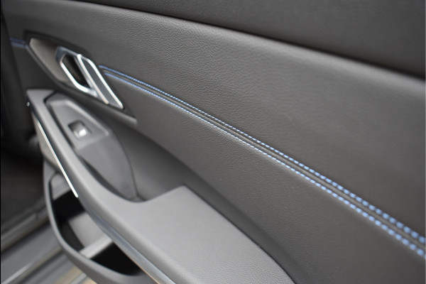 BMW 3 Serie Touring 330e xDrive M-Sport 292 Pk Dravit Grijs Metallic Pano Memory Head-Up Leder Keyless Trekhaak 19 Inch