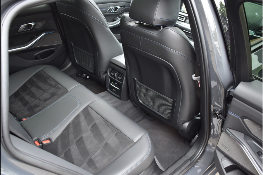 BMW 3 Serie Touring 330e xDrive M-Sport 292 Pk Dravit Grijs Metallic Pano Memory Head-Up Leder Keyless Trekhaak 19 Inch