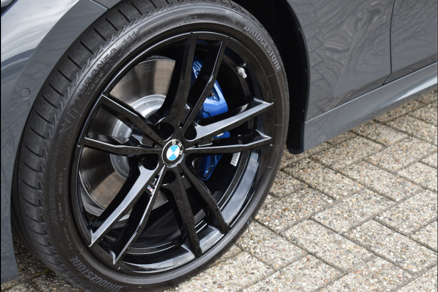 BMW 3 Serie Touring 330e xDrive M-Sport 292 Pk Dravit Grijs Metallic Pano Memory Head-Up Leder Keyless Trekhaak 19 Inch