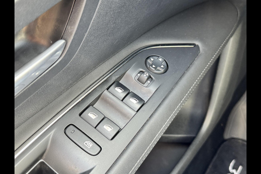 Peugeot 3008 1.6 HYbrid 225 Allure