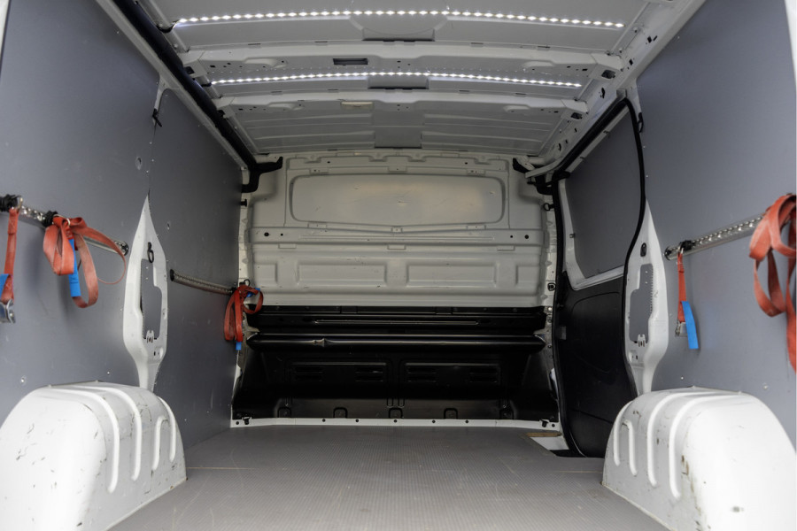Renault Trafic 2.0 dCi 120PK| L1H1 | LED | Navigatie | Cruise | 3-Zits | Airco | PDC | Euro 6