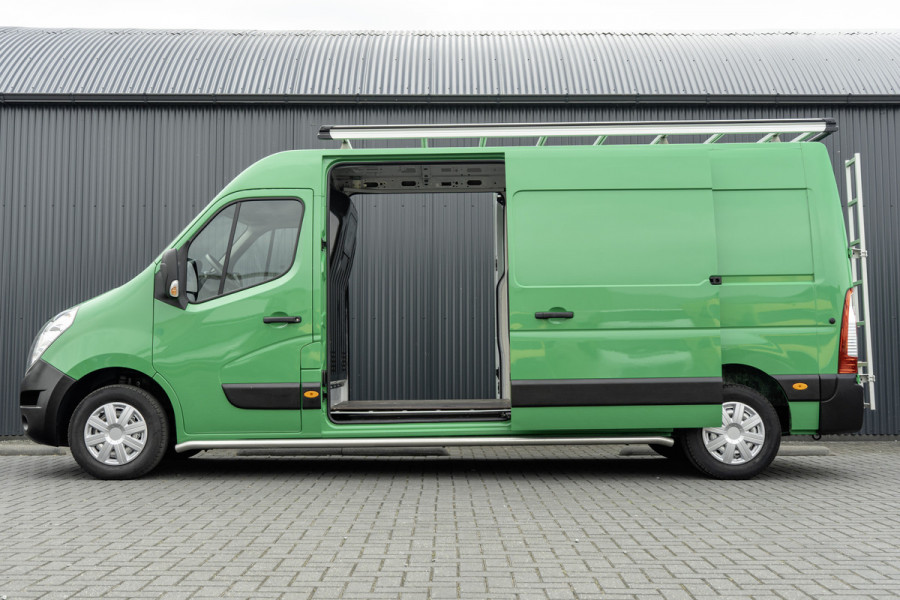 Renault Master T35 dCi | L3H2 | Imperiaal | Ladder | PDC | Camera | Navi | Cruise | Airco | Zijschuifdeur R+L | Euro 6