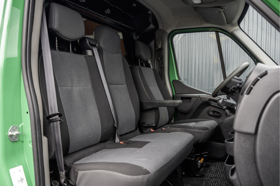 Renault Master T35 dCi | L3H2 | Imperiaal | Ladder | PDC | Camera | Navi | Cruise | Airco | Zijschuifdeur R+L | Euro 6