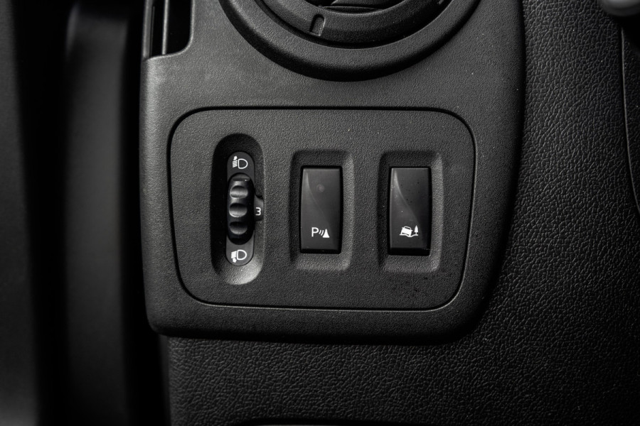 Renault Master T35 dCi | L3H2 | Imperiaal | Ladder | PDC | Camera | Navi | Cruise | Airco | Zijschuifdeur R+L | Euro 6