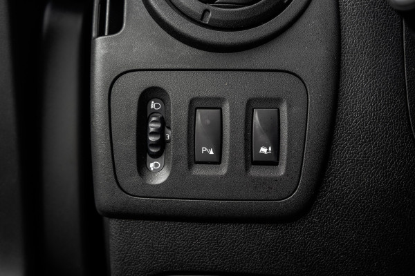 Renault Master T35 dCi | L3H2 | Imperiaal | Ladder | PDC | Camera | Navi | Cruise | Airco | Zijschuifdeur R+L | Euro 6
