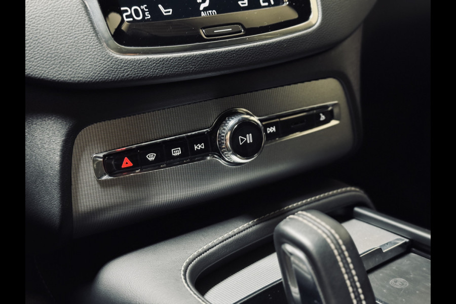 Volvo XC90 T8 Recharge AWD R-Design | 22" | Panorama | Trekhaak