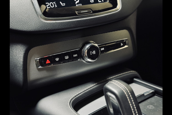 Volvo XC90 T8 Recharge AWD R-Design | 22" | Panorama | Trekhaak