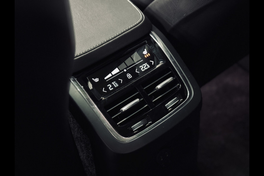 Volvo XC90 T8 Recharge AWD R-Design | 22" | Panorama | Trekhaak