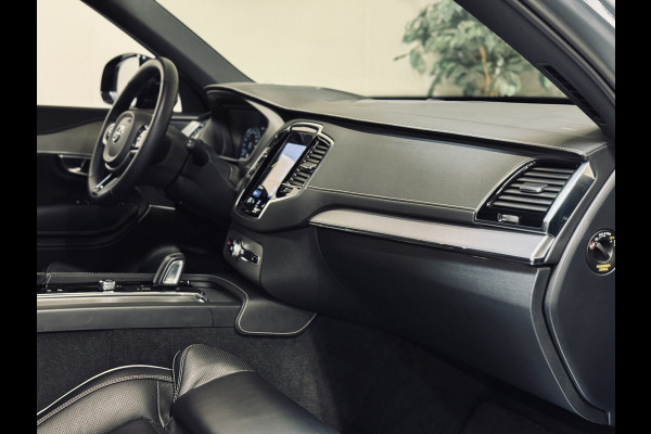 Volvo XC90 T8 Recharge AWD R-Design | 22" | Panorama | Trekhaak