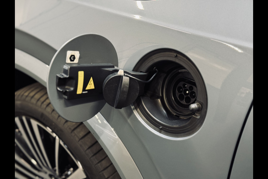 Volvo XC90 T8 Recharge AWD R-Design | 22" | Panorama | Trekhaak