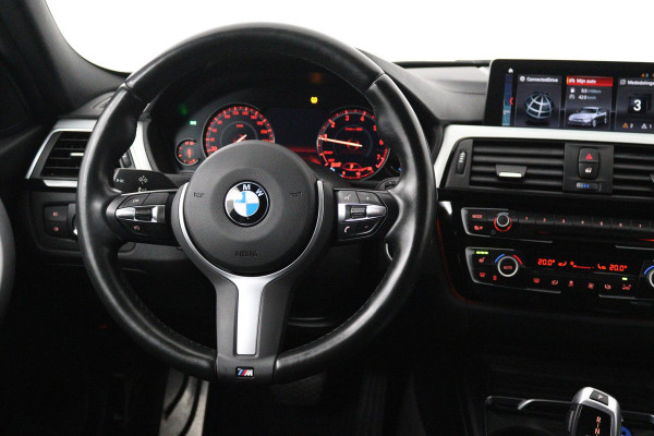 BMW 3 Serie Touring 318i M Sport Edition (STOELVERWARMING, NAVIGATIE, PARKEERSENSOREN, AUTOMAAT, CRUISE CONTROL, NL-AUTO)
