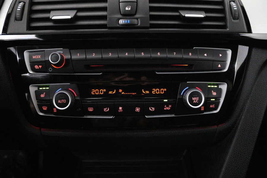 BMW 3 Serie Touring 318i M Sport Edition (STOELVERWARMING, NAVIGATIE, PARKEERSENSOREN, AUTOMAAT, CRUISE CONTROL, NL-AUTO)