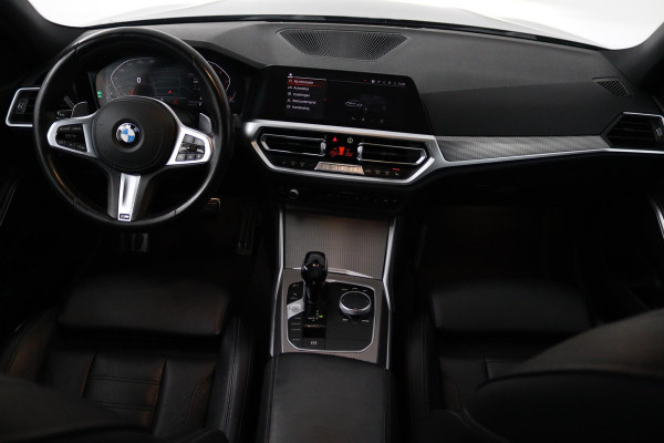 BMW 3-serie 320i High Executive Edition (PARKEERSENSOREN, STOELVERWARMING, LEER, NAVIGATIE, NL-AUTO)