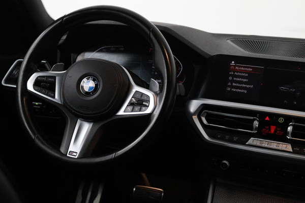 BMW 3-serie 320i High Executive Edition (PARKEERSENSOREN, STOELVERWARMING, LEER, NAVIGATIE, NL-AUTO)