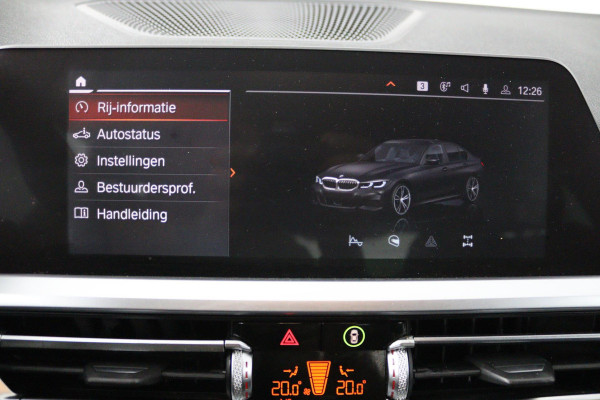 BMW 3-serie 320i High Executive Edition (PARKEERSENSOREN, STOELVERWARMING, LEER, NAVIGATIE, NL-AUTO)