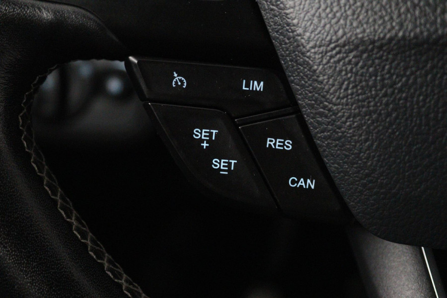 Ford Kuga 1.5 EcoBoost ST Line (PARKEERSENSOREN, CRUISE, TREKHAAK, GOED ONDERHOUDEN)