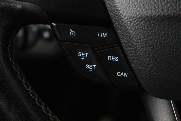 Ford Kuga 1.5 EcoBoost ST Line (PARKEERSENSOREN, CRUISE, TREKHAAK, GOED ONDERHOUDEN)