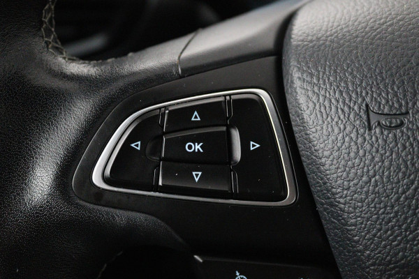 Ford Kuga 1.5 EcoBoost ST Line (PARKEERSENSOREN, CRUISE, TREKHAAK, GOED ONDERHOUDEN)