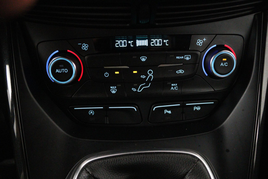 Ford Kuga 1.5 EcoBoost ST Line (PARKEERSENSOREN, CRUISE, TREKHAAK, GOED ONDERHOUDEN)