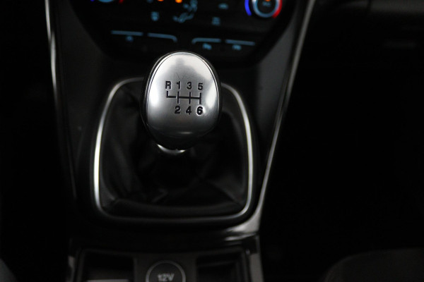Ford Kuga 1.5 EcoBoost ST Line (PARKEERSENSOREN, CRUISE, TREKHAAK, GOED ONDERHOUDEN)