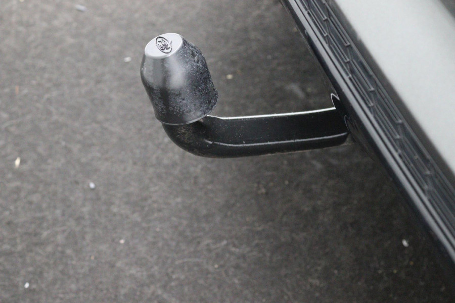 Ford Kuga 1.5 EcoBoost ST Line (PARKEERSENSOREN, CRUISE, TREKHAAK, GOED ONDERHOUDEN)