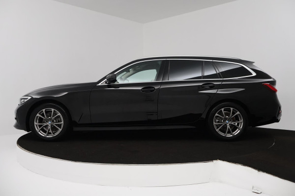 BMW 3 Serie Touring 318i Executive Edition (PARKEERSENSOREN, CRUISE CONTROL, NAVIGATIE, NL-AUTO, DEALER ONDERHOUDEN)
