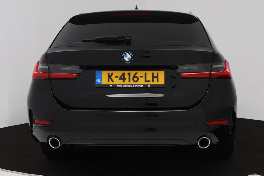 BMW 3 Serie Touring 318i Executive Edition (PARKEERSENSOREN, CRUISE CONTROL, NAVIGATIE, NL-AUTO, DEALER ONDERHOUDEN)