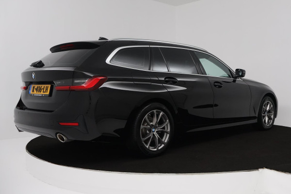 BMW 3 Serie Touring 318i Executive Edition (PARKEERSENSOREN, CRUISE CONTROL, NAVIGATIE, NL-AUTO, DEALER ONDERHOUDEN)