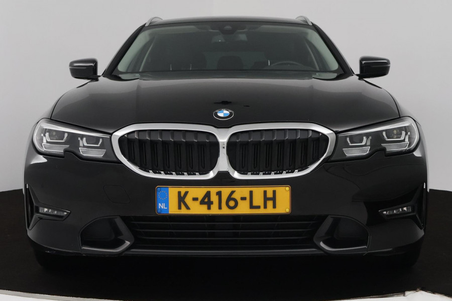 BMW 3 Serie Touring 318i Executive Edition (PARKEERSENSOREN, CRUISE CONTROL, NAVIGATIE, NL-AUTO, DEALER ONDERHOUDEN)