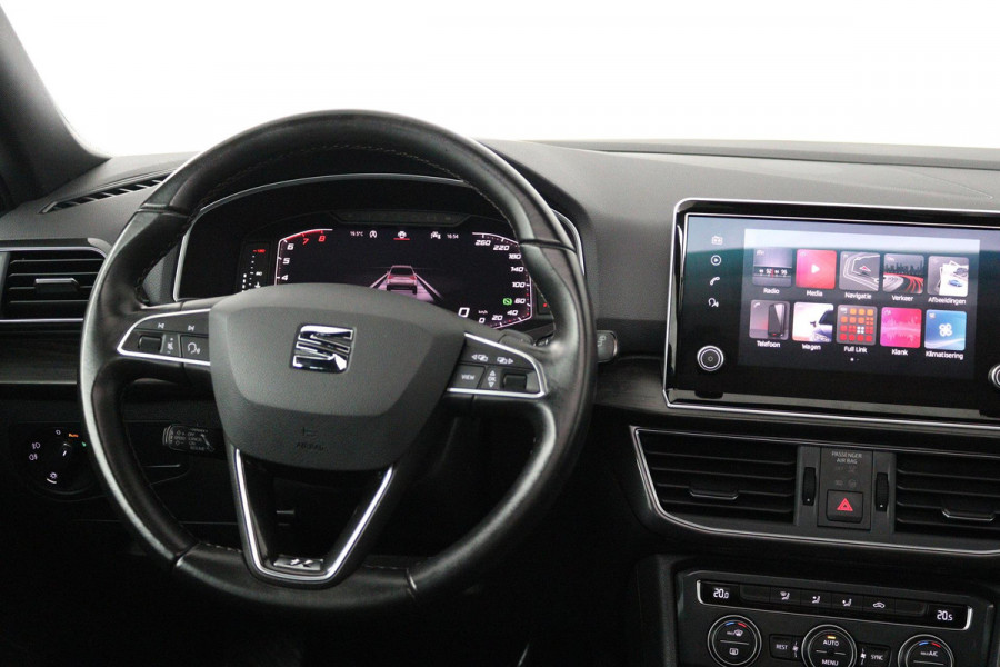Seat Tarraco 1.5 TSI Xcellence (PANORAMADAK, ACHTERUITRIJCAMERA, PARKEERSENSOREN, NAVIGATIE, CRUISE ADAPTIEF, GOED ONDERHOUDEN)